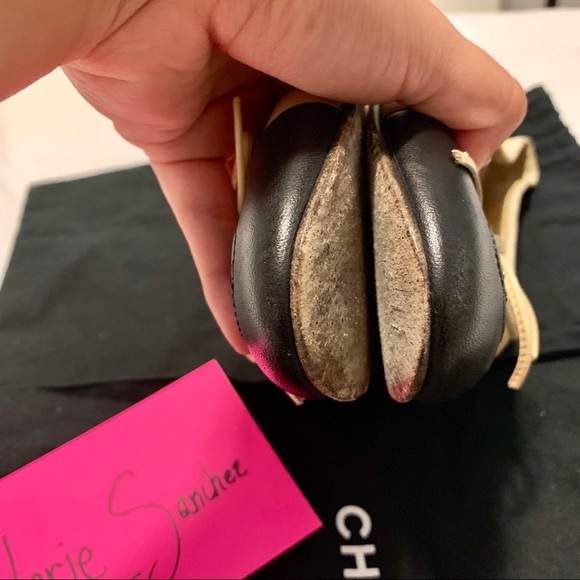 (SOLD) CHANEL cream/black toe calfskin flats - Picture 7 of 8